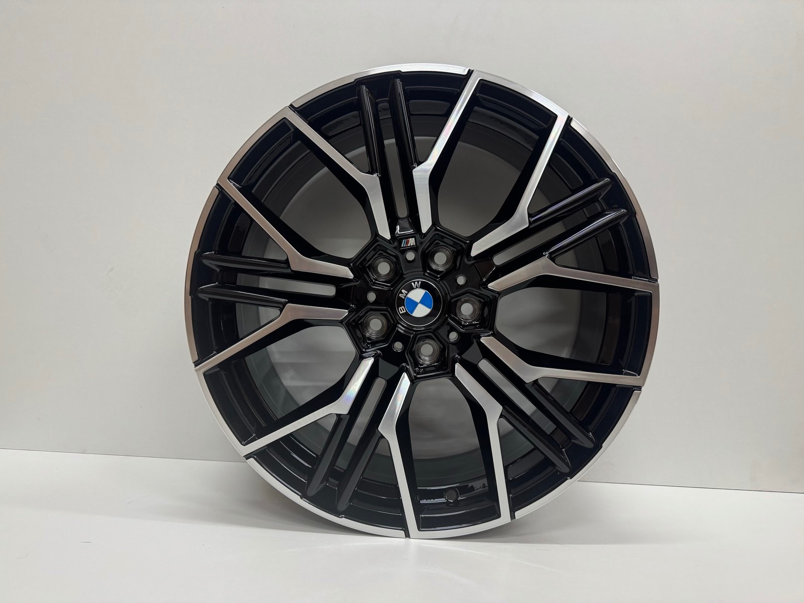 R627 R20 20X8.5 5x120
