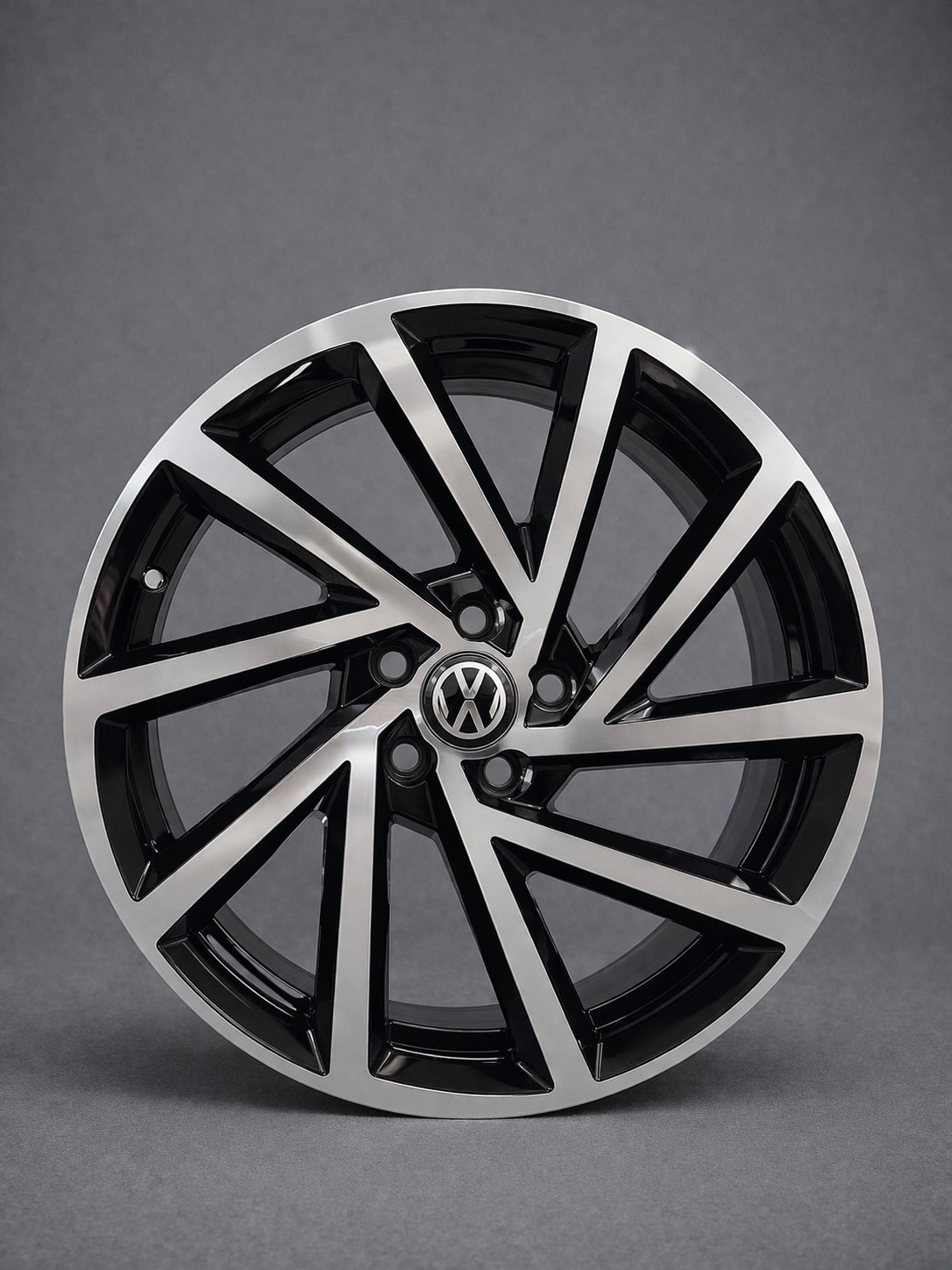 R681 R17 17X7.5 5x100