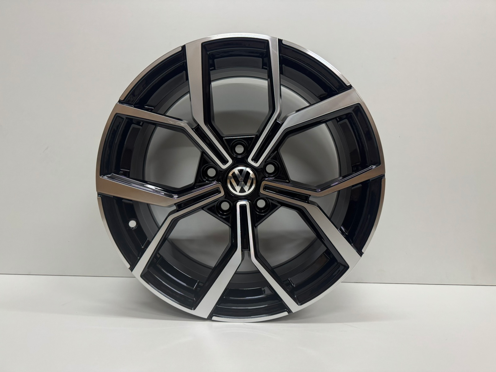 R3209 R16 16x6.5 5x112